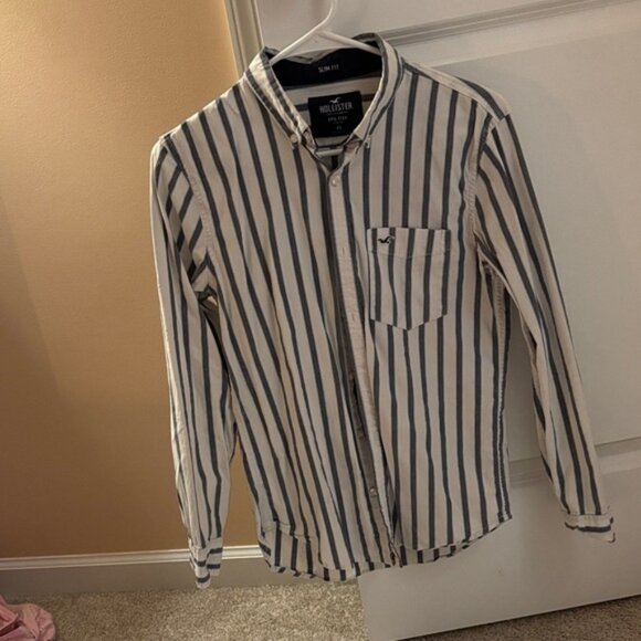 Hollister Men's Blue and White Striped Casual Shirt - Picture 1 of 3